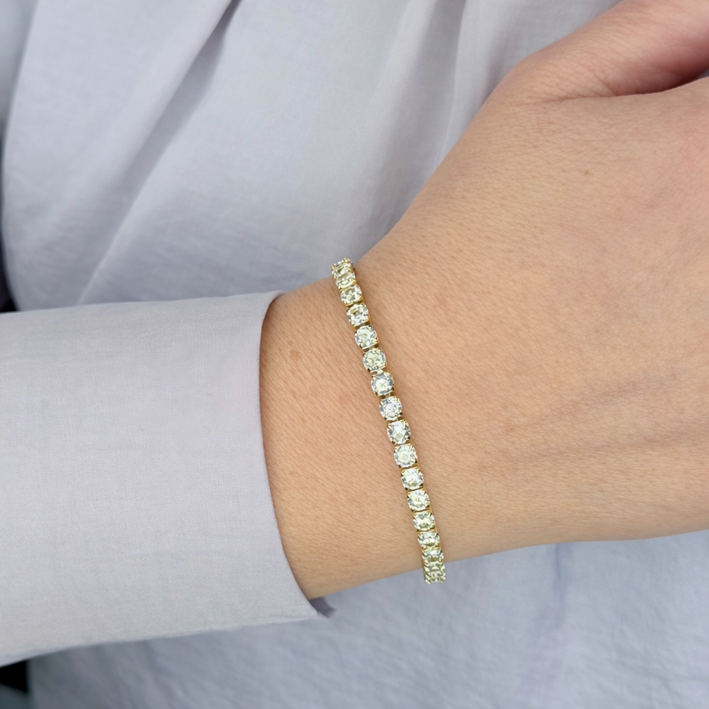 Dames armband met luxe afwerking en elegante details