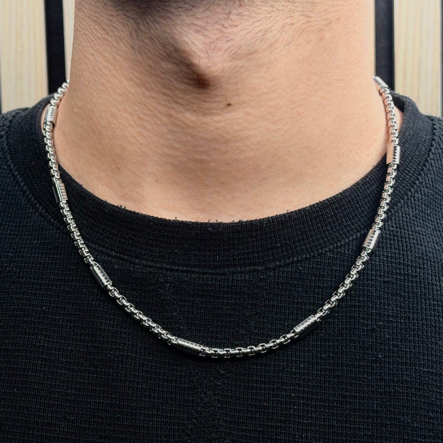 Minimalistische heren ketting met geometrische vorm detail