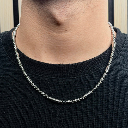 Minimalistische heren ketting met geometrische vorm detail