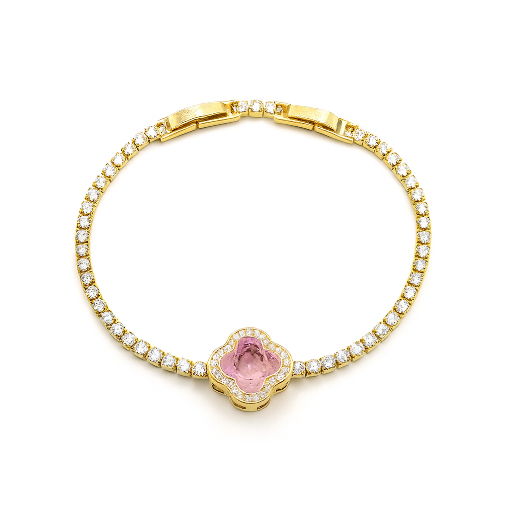 Clover dames armband van Montier Paris gedragen als stijlvolle sieraden look