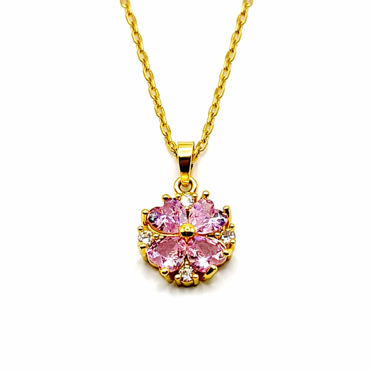 Roze ketting dames op witte achtergrond met elegant design