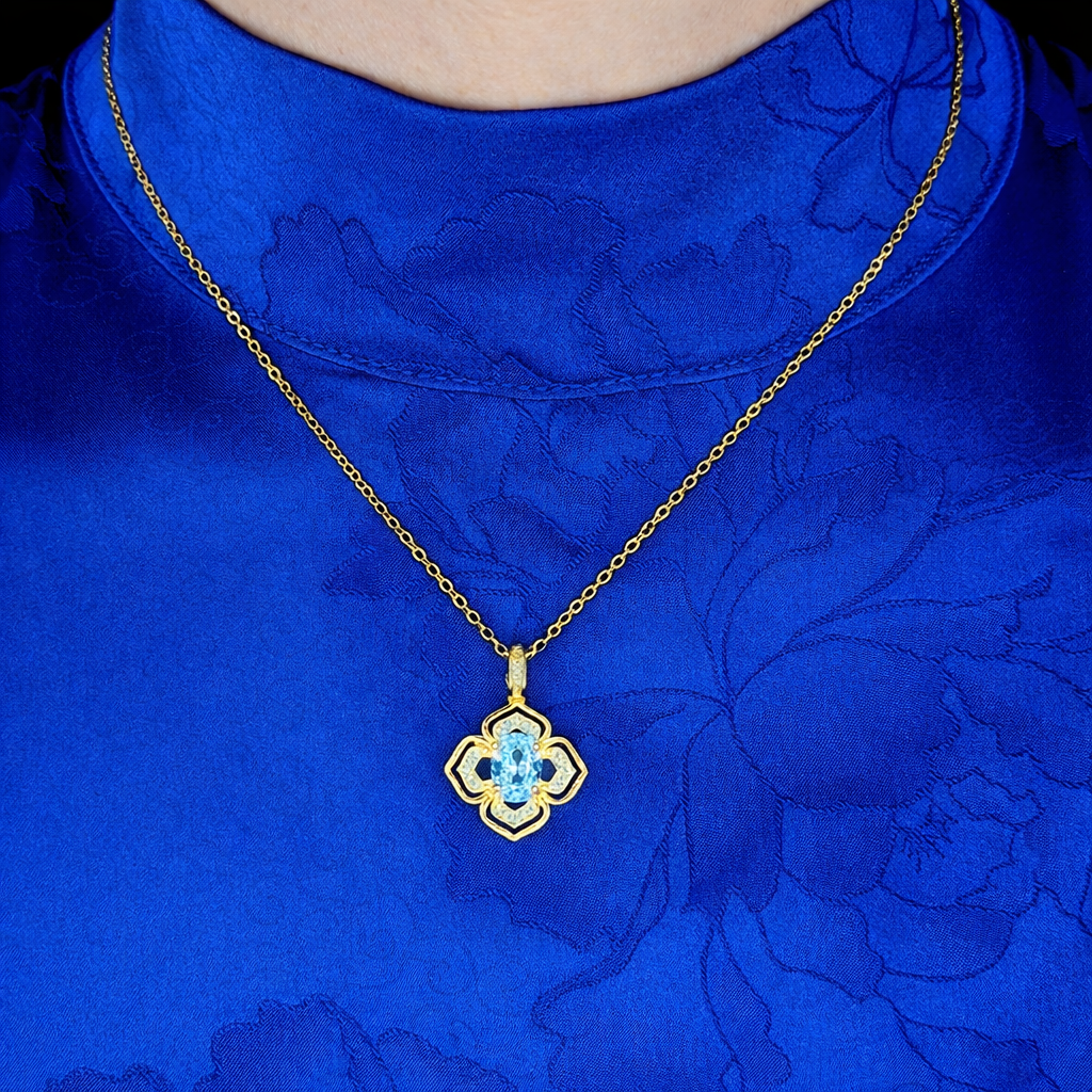 Zirkonia dames ketting gedragen door model voor elegante uitstraling