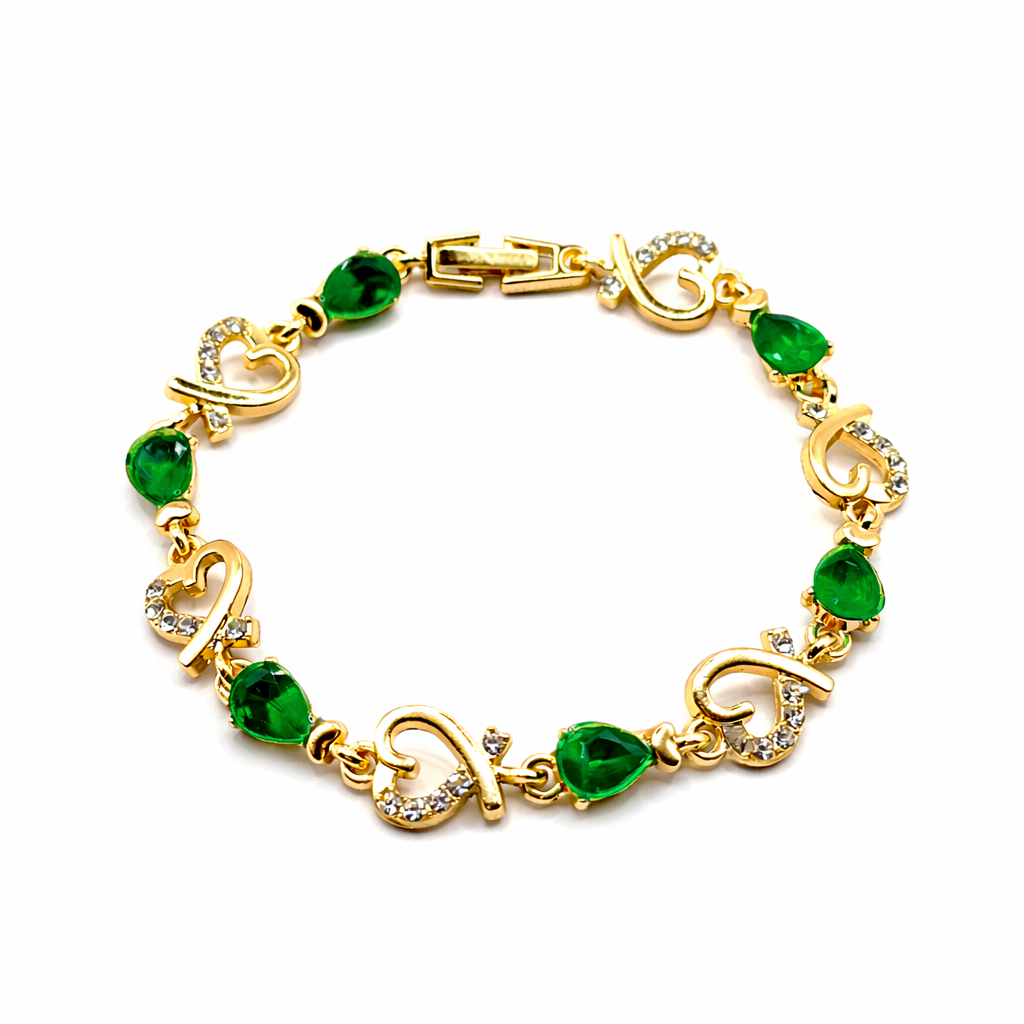 Detailfoto van hartjes armband met verfijnde afwerking