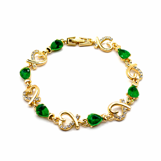 Detailfoto van hartjes armband met verfijnde afwerking