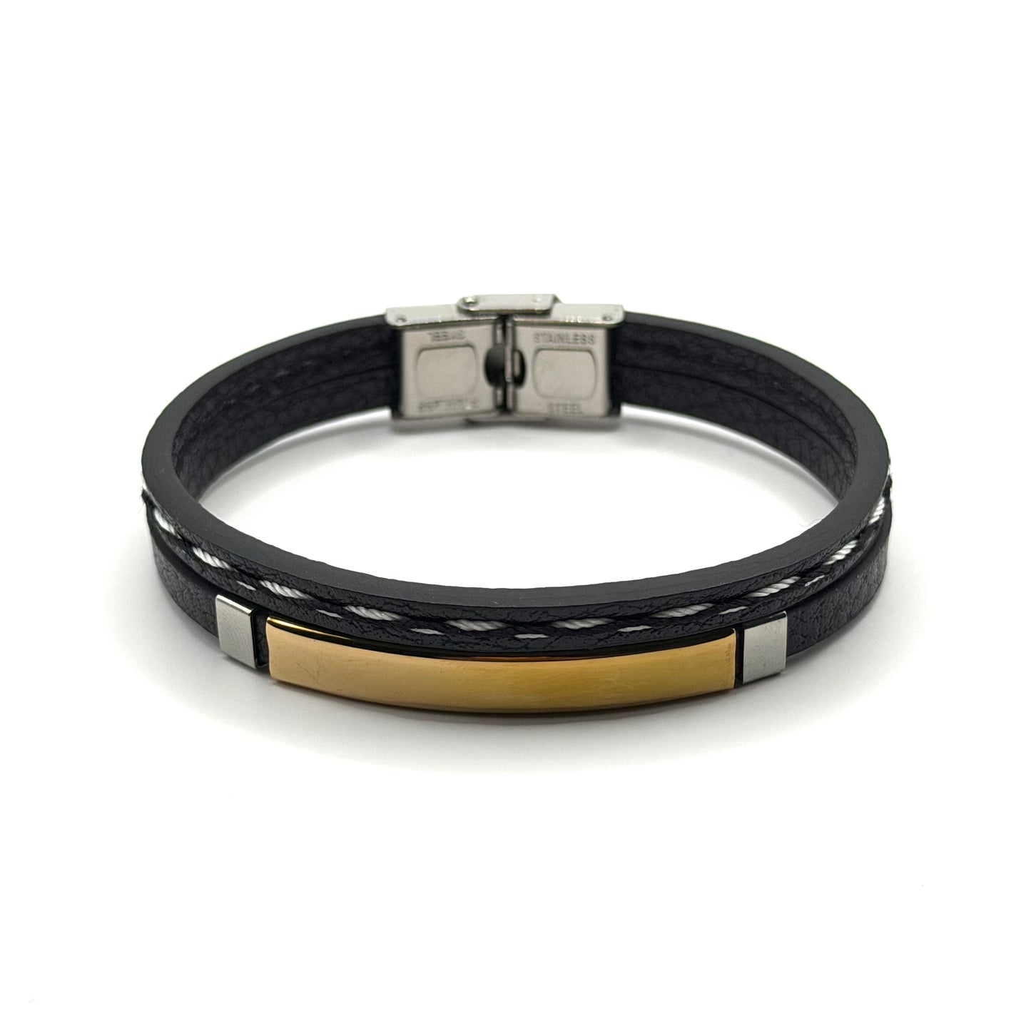 Detail van de Équilibre couple armbanden met zorgvuldig afgewerkte kralen
