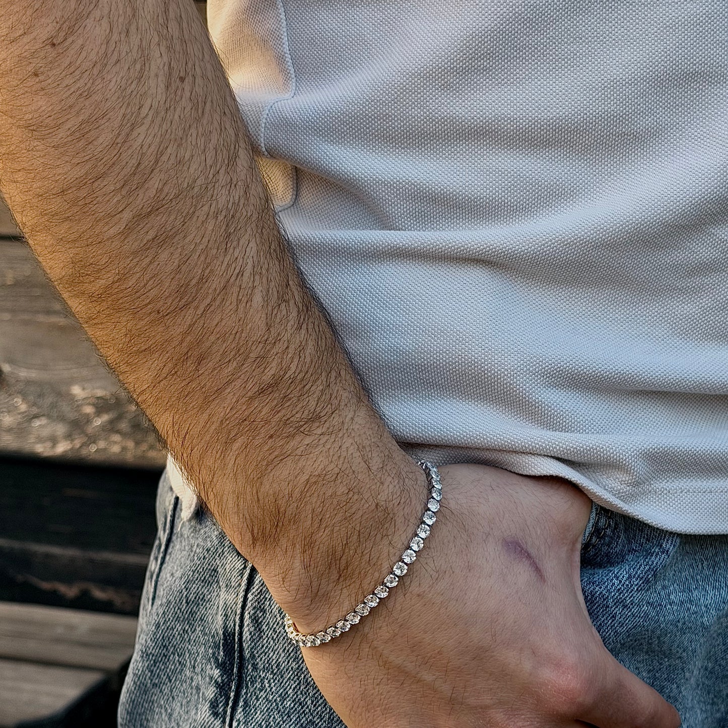 Kristallen armband dames gedragen om de arm voor elegante uitstraling