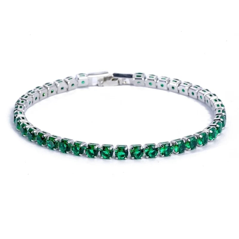 Groene zirkonia armband dames op witte achtergrond met luxe afwerking